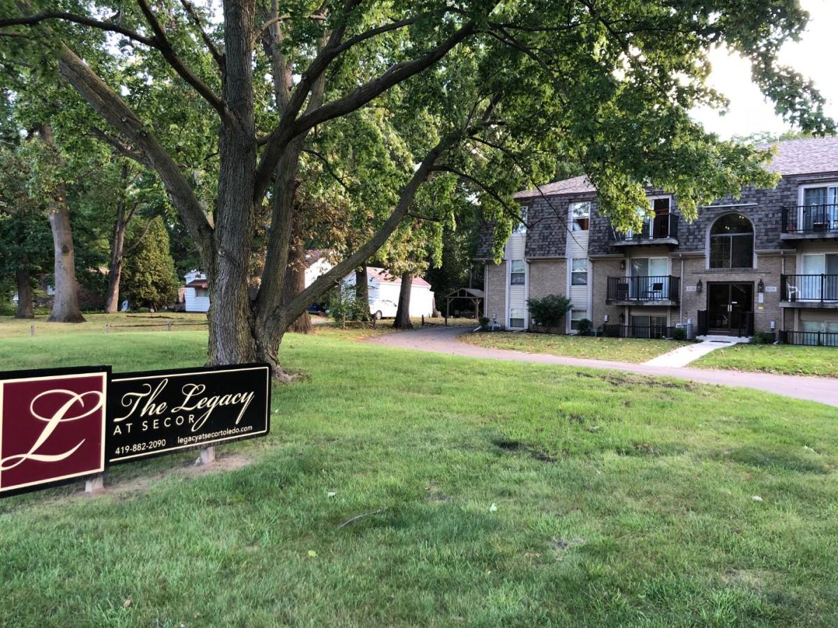 Apartment for rent at 5120 Secor Rd, Toledo, OH 43623