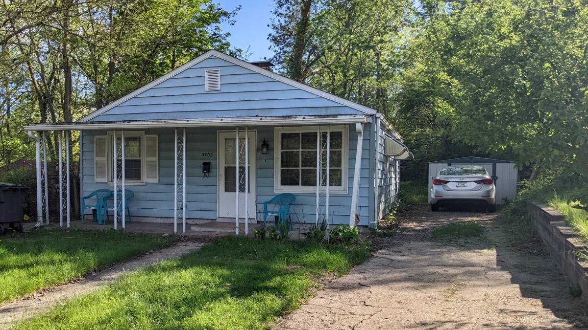 House for rent at 3705 Woldhaven Dr, South Bend, IN 46614