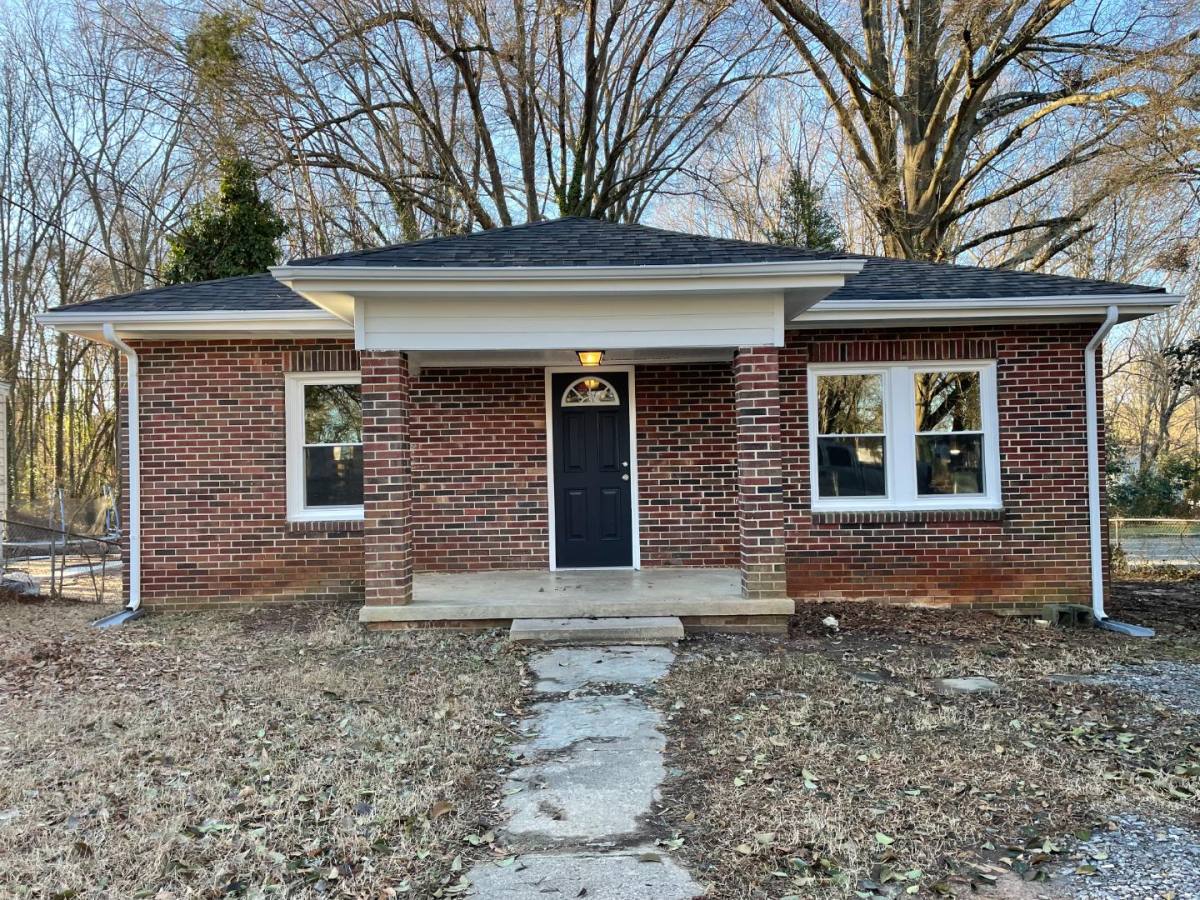 House for rent at 2317 Sunset Ave #1, Gastonia, NC 28052