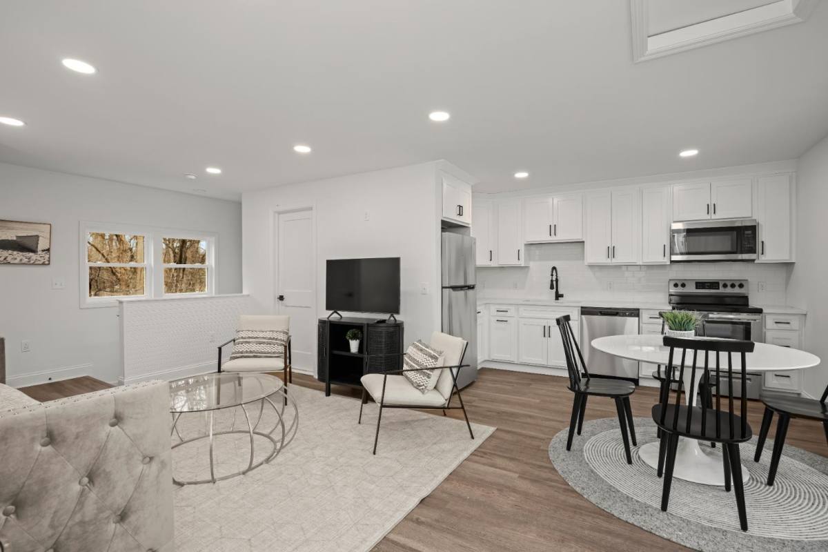 Apartment for rent at 421 Shelton Rd #B, Trumbull, CT 06611