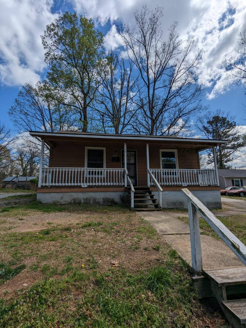 House for rent at 2215 N Dunleith Ave, Winston Salem, NC 27105