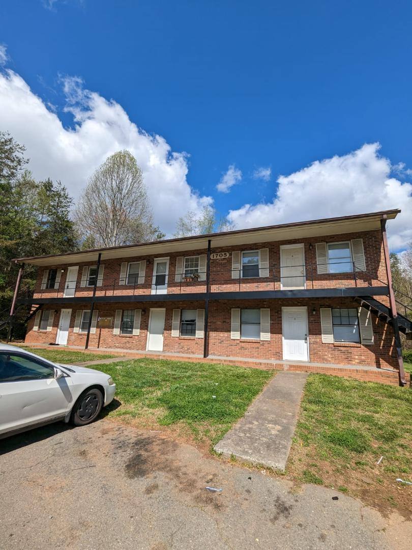 Apartment for rent at 1705 Rolling Meadow Court #4, Winston Salem, NC 27107