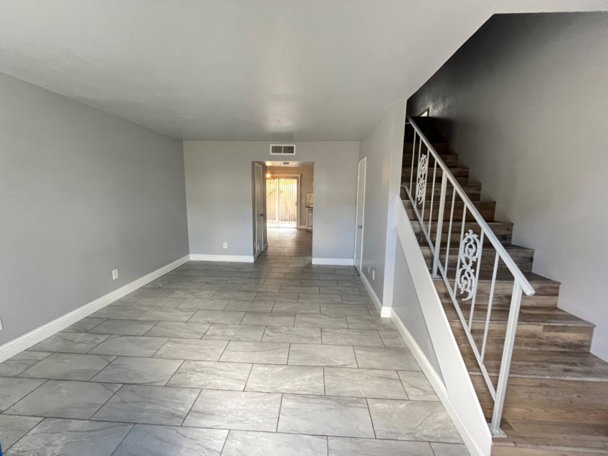 Apartment for rent at 3318 E Sierra Madre Ave #B, Fresno, CA 93726