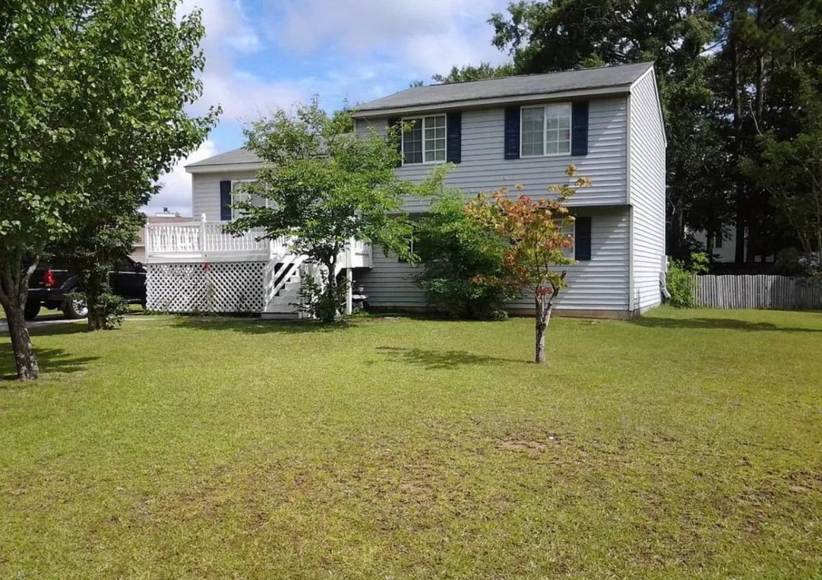 House for rent at 251 Apache Dr, Summerville, SC 29483