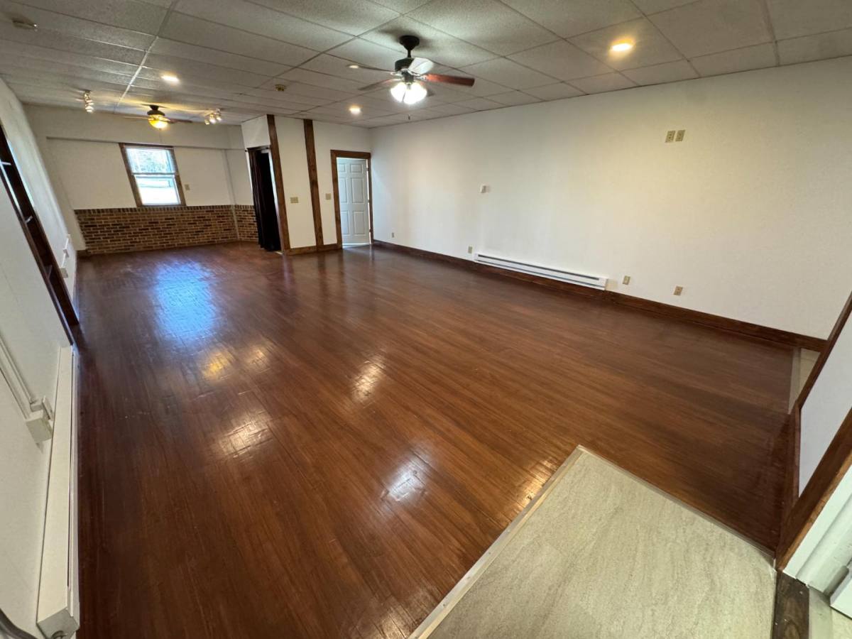 Apartment for rent at 929 E Grove St #A, Bloomington, IL 61701