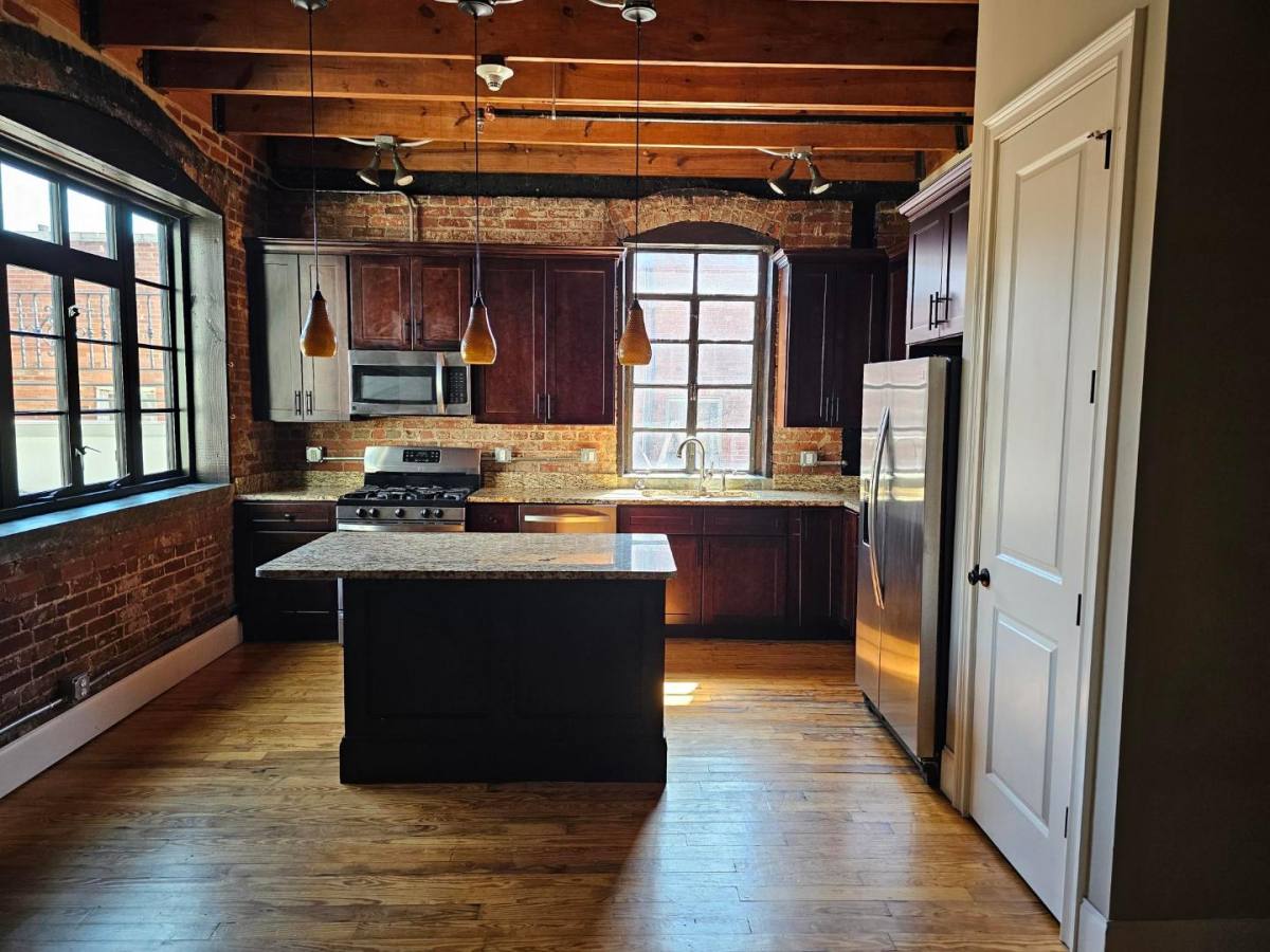 Apartment for rent at 209 Broad St Loft 200 #202, Kingsport, TN 37660