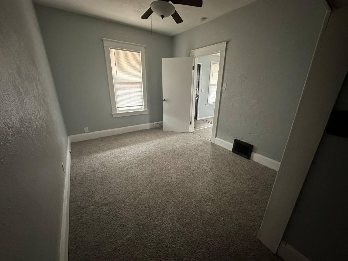 House for rent at 347 E Pearl St, Toledo, OH 43608