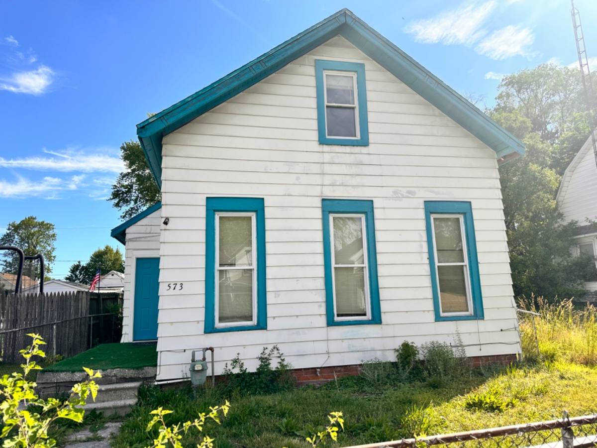 House for rent at 573 Milton St, Toledo, OH 43605