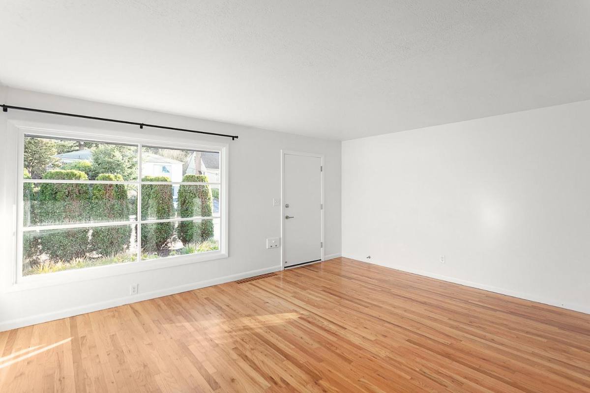 Apartment for rent at 6725 E Burnside St #DOOR 6727, Portland, OR 97215