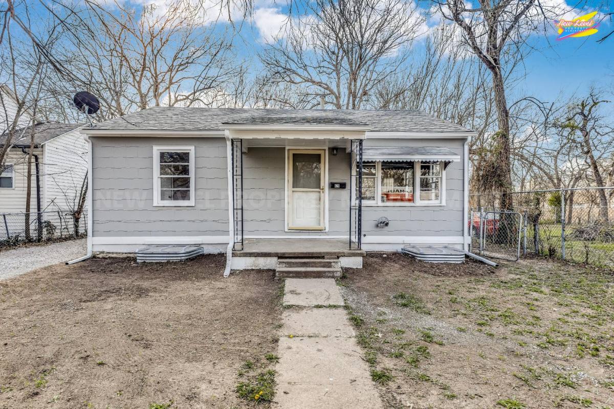 629 N Spruce St, Wichita, KS 67214