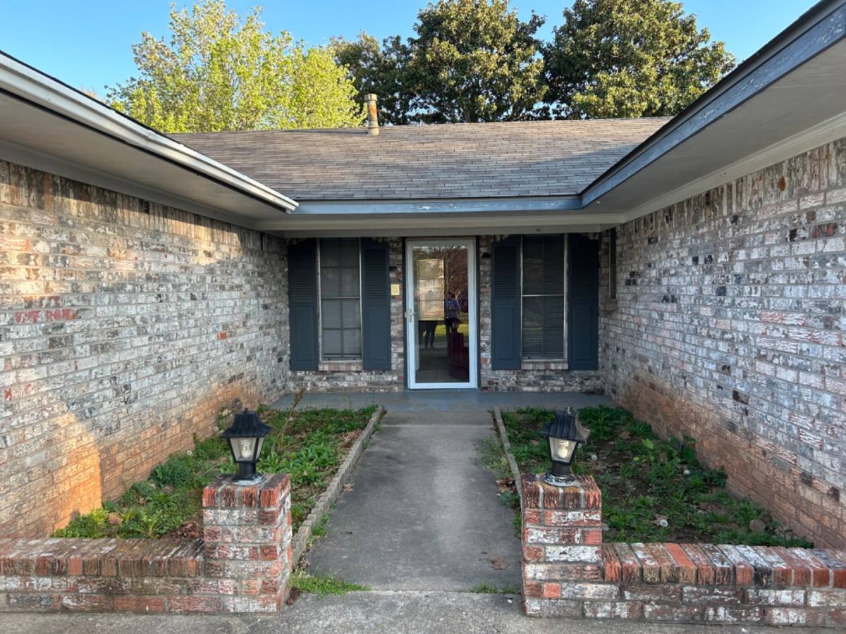 House for rent at 2317 Brownlee Rd, Bossier City, LA 71111