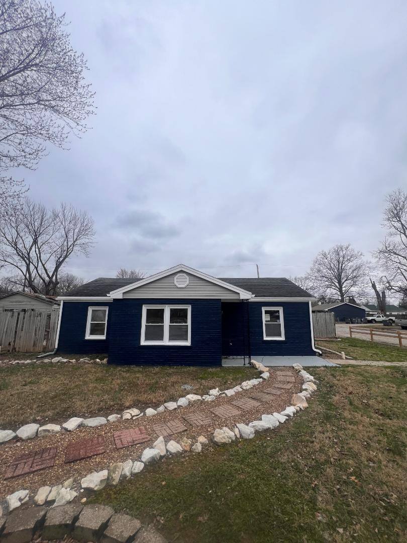 House for rent at 1501 Covert Ave, Evansville, IN 47714