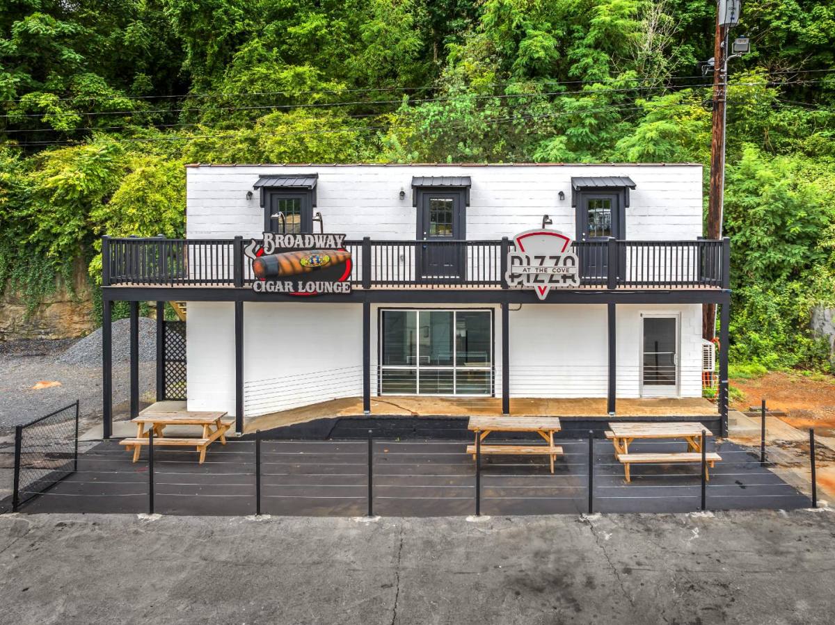 Apartment for rent at 227 E Broadway St #A Left, Newport, TN 37821