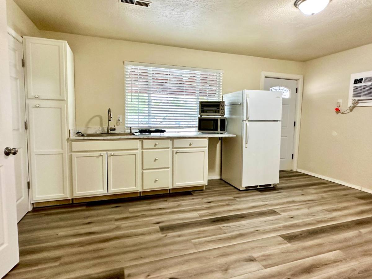Apartment for rent at 1076 Sunrise Way #ATTACHED Adu, Central Point, OR 97502