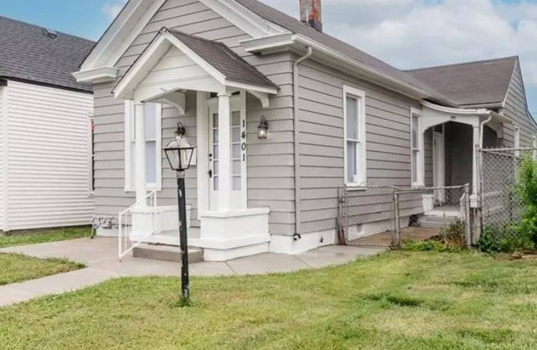 House for rent at 1401 E Oak St, New Albany, IN 47150