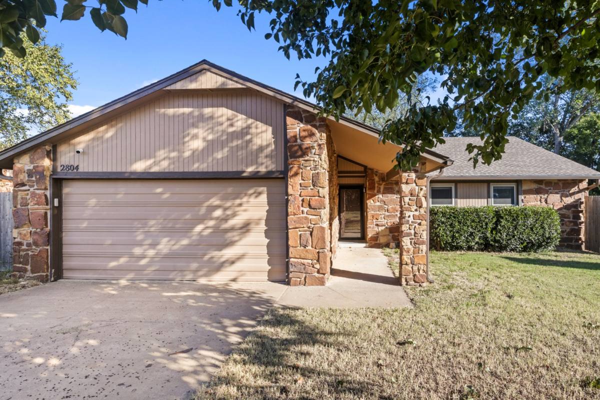 House for rent at 2804 E Vancouver St, Broken Arrow, OK 74014