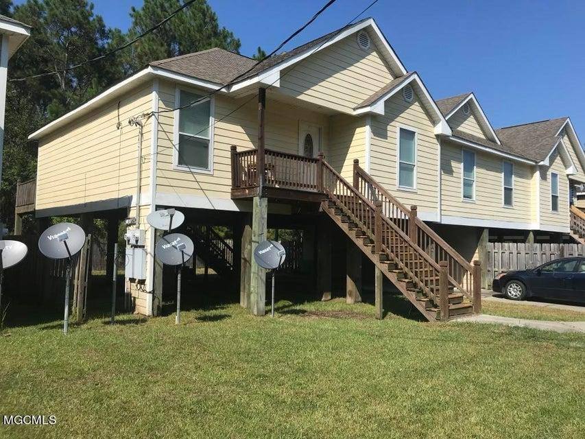 Apartment for rent at 6206 W Desoto St #6210, Bay Saint Louis, MS 39520