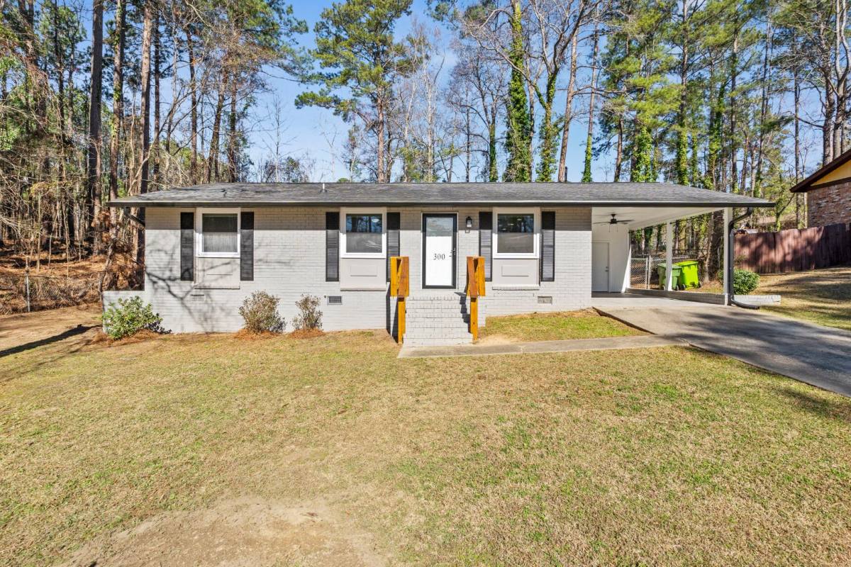 House for rent at 300 Old Oak Dr, Columbia, SC 29203