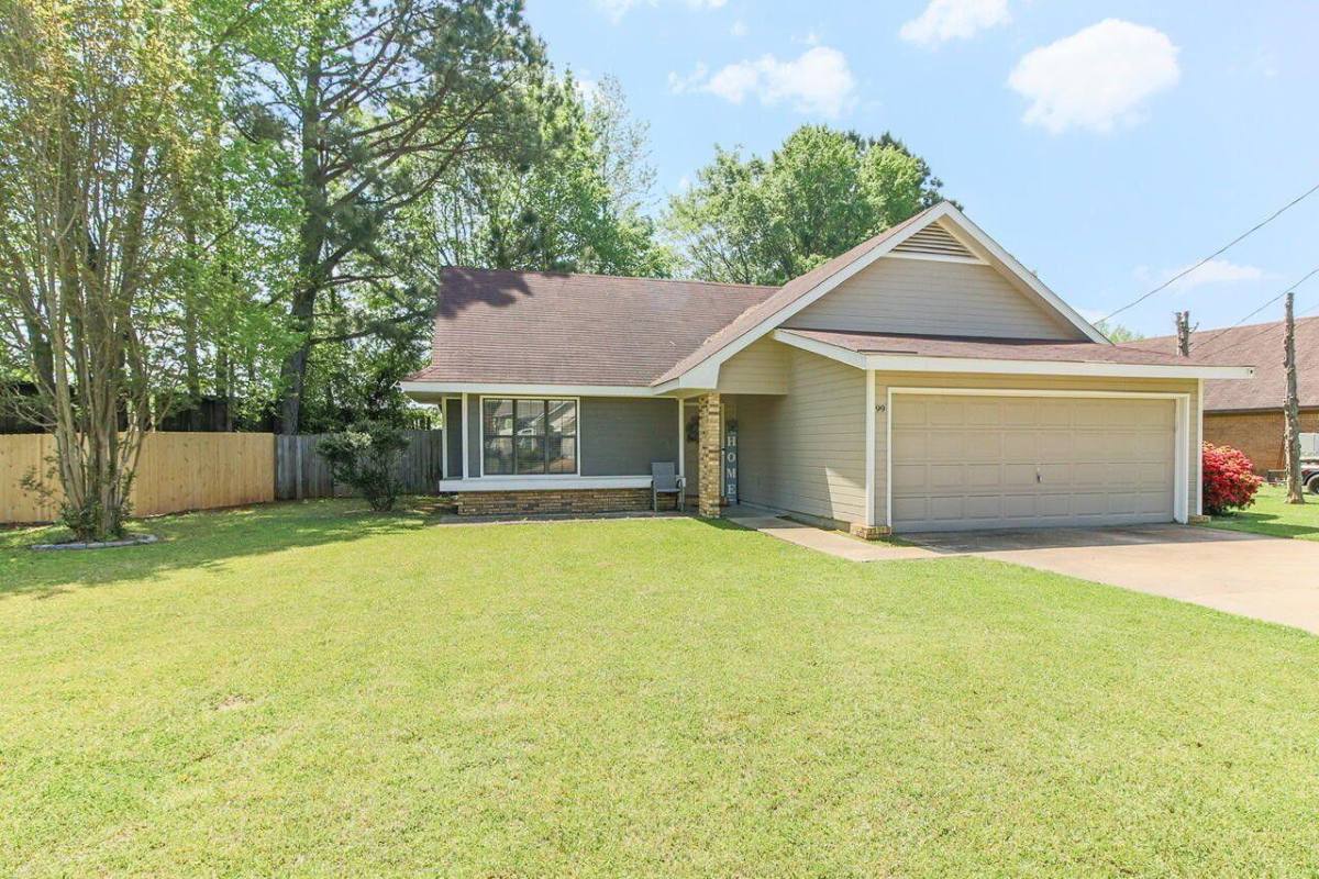 House for rent at 99 Oakdale Dr, Columbus, MS 39705