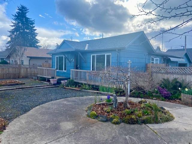House for rent at 95 N 9th St Front, Creswell, OR 97426