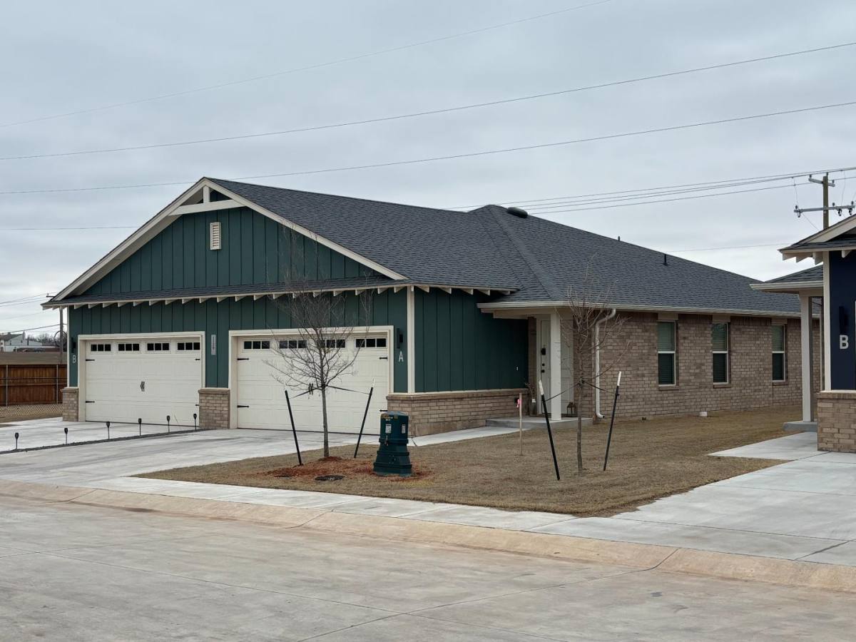 Apartment for rent at 2705 Belmont Circle, Shawnee, OK 74804