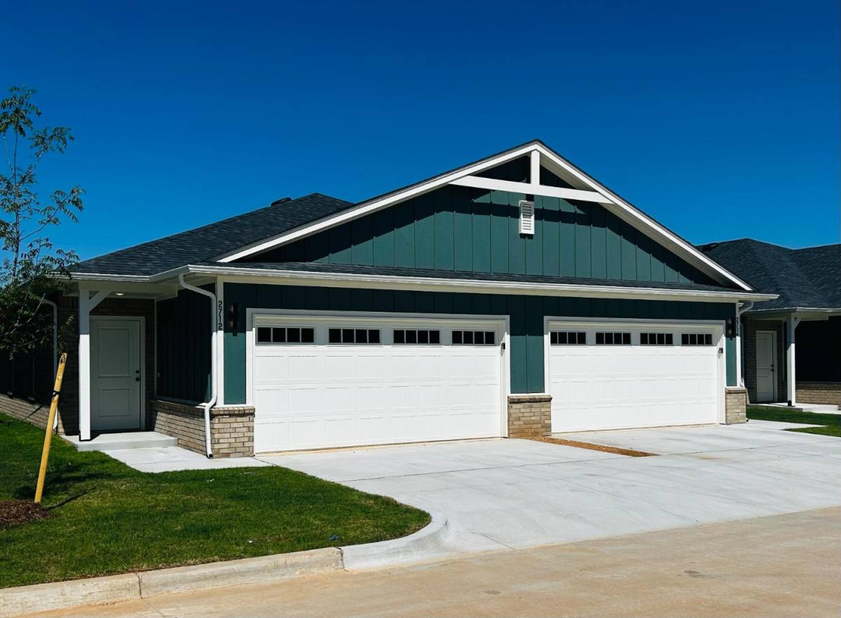 Apartment for rent at 2712 Belmont Circle, Shawnee, OK 74804