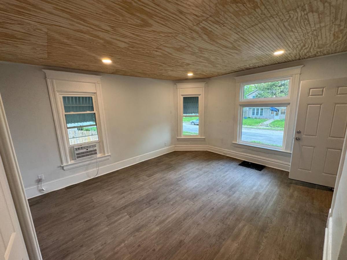 Apartment for rent at 704 W Monroe St #A, Bloomington, IL 61701