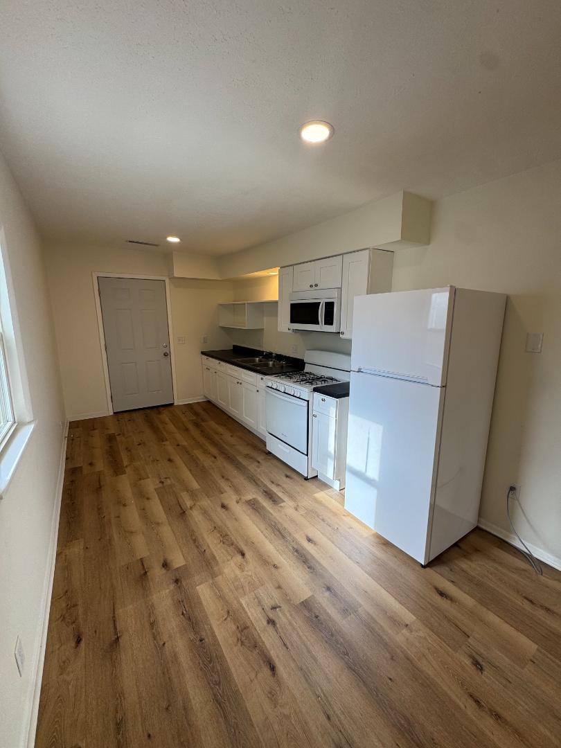 Apartment for rent at 704 W Monroe St #C, Bloomington, IL 61701
