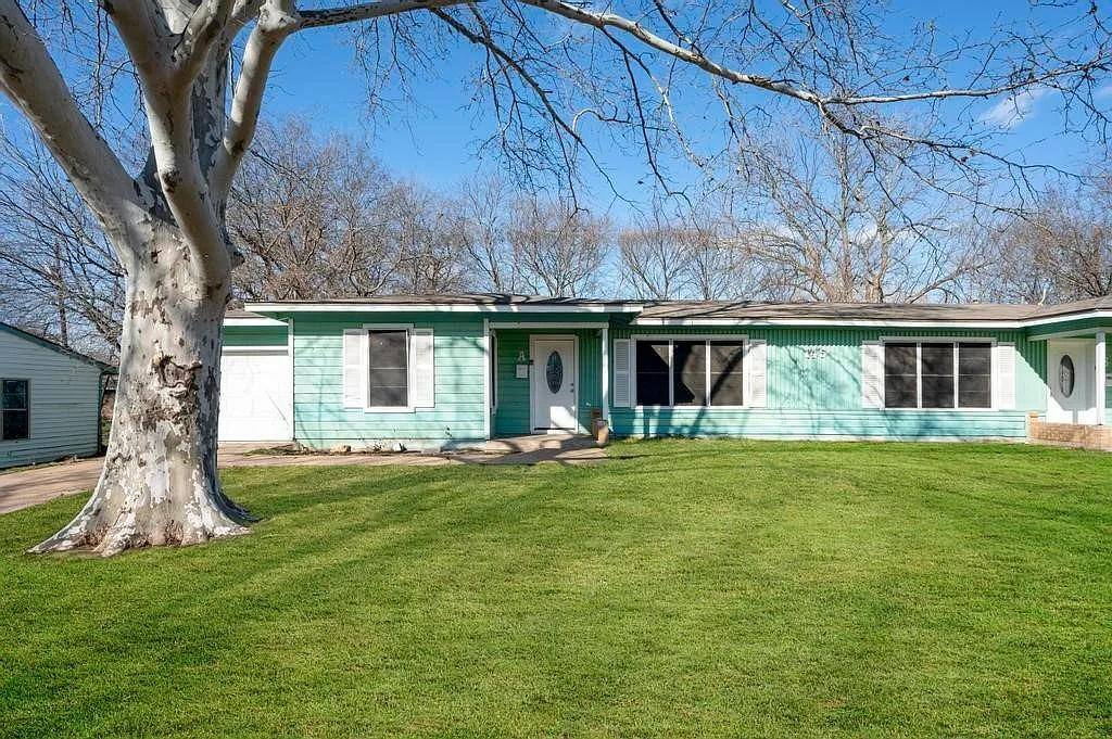 Apartment for rent at 145 Doolittle St #A, Denison, TX 75020