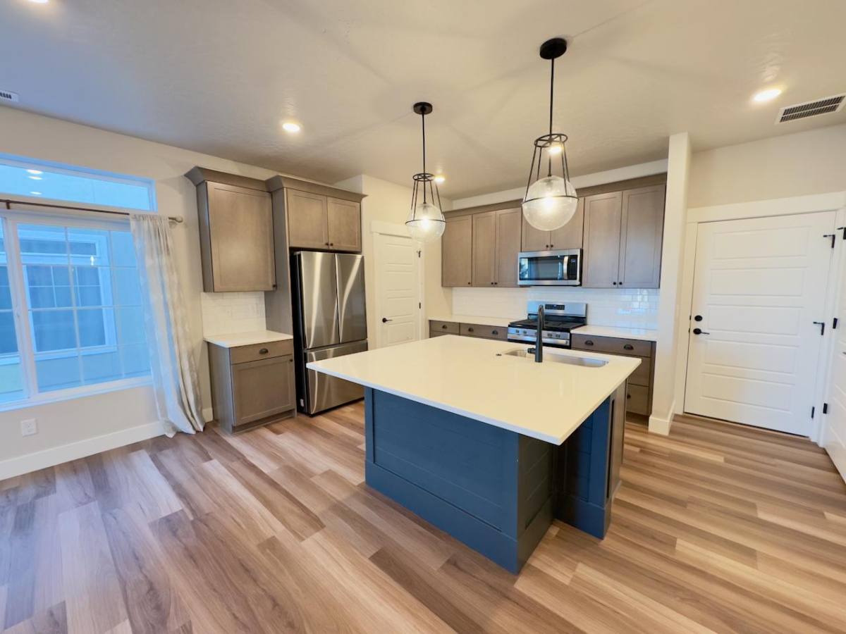 Townhouse for rent at 162 E Hamilton Row #SINGLE Family, Saratoga Springs, UT 84045
