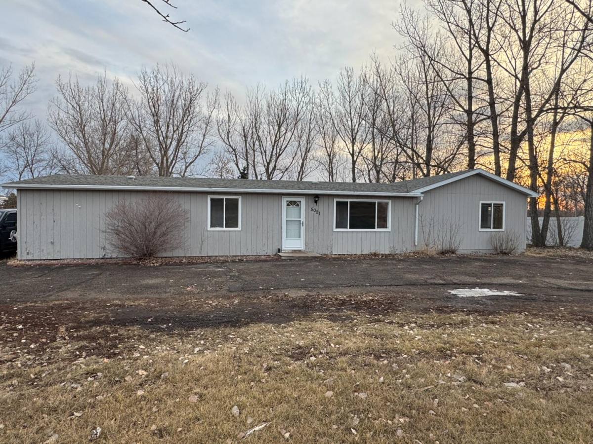 House for rent at 5021 County Rd 19 S, Minot, ND 58701