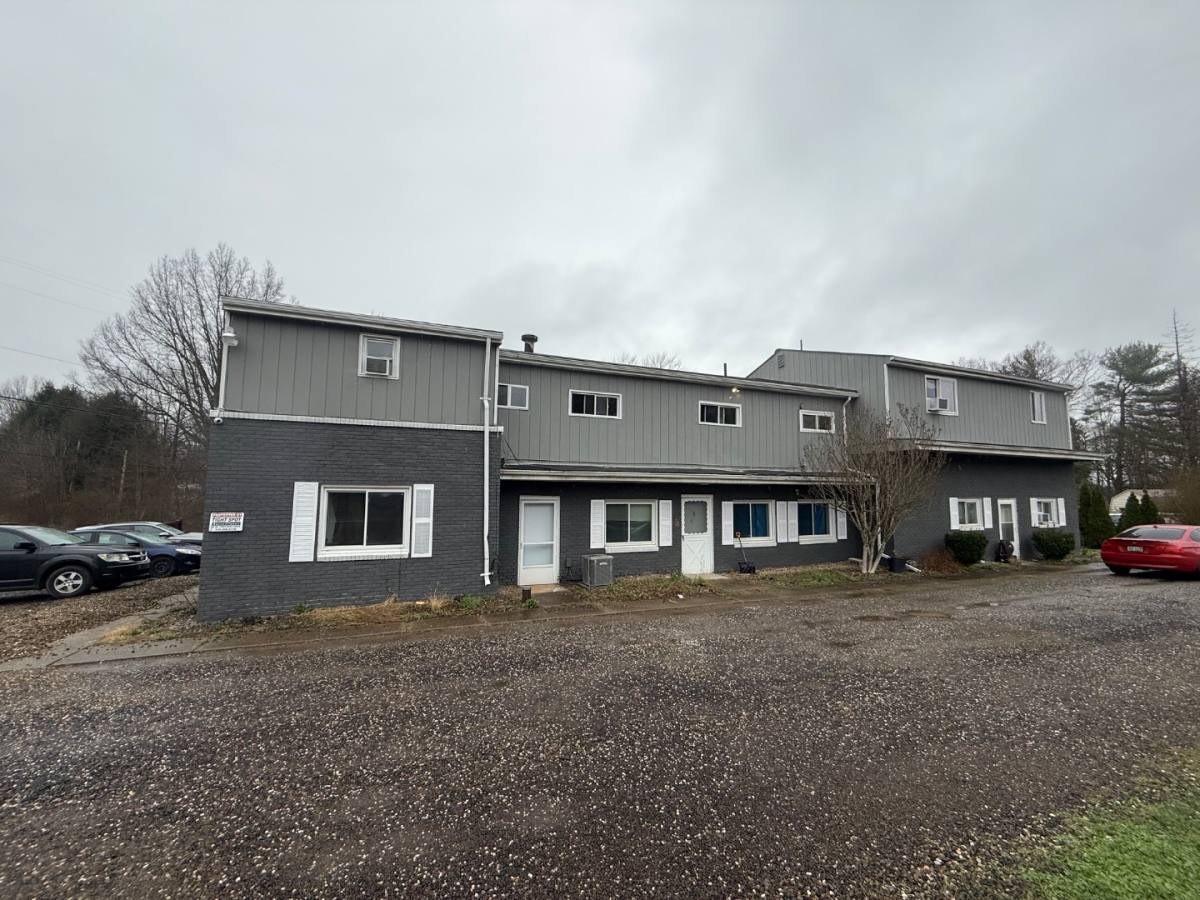 Apartment for rent at 5885 Youngstown Hubbard Rd #3, Hubbard, OH 44425