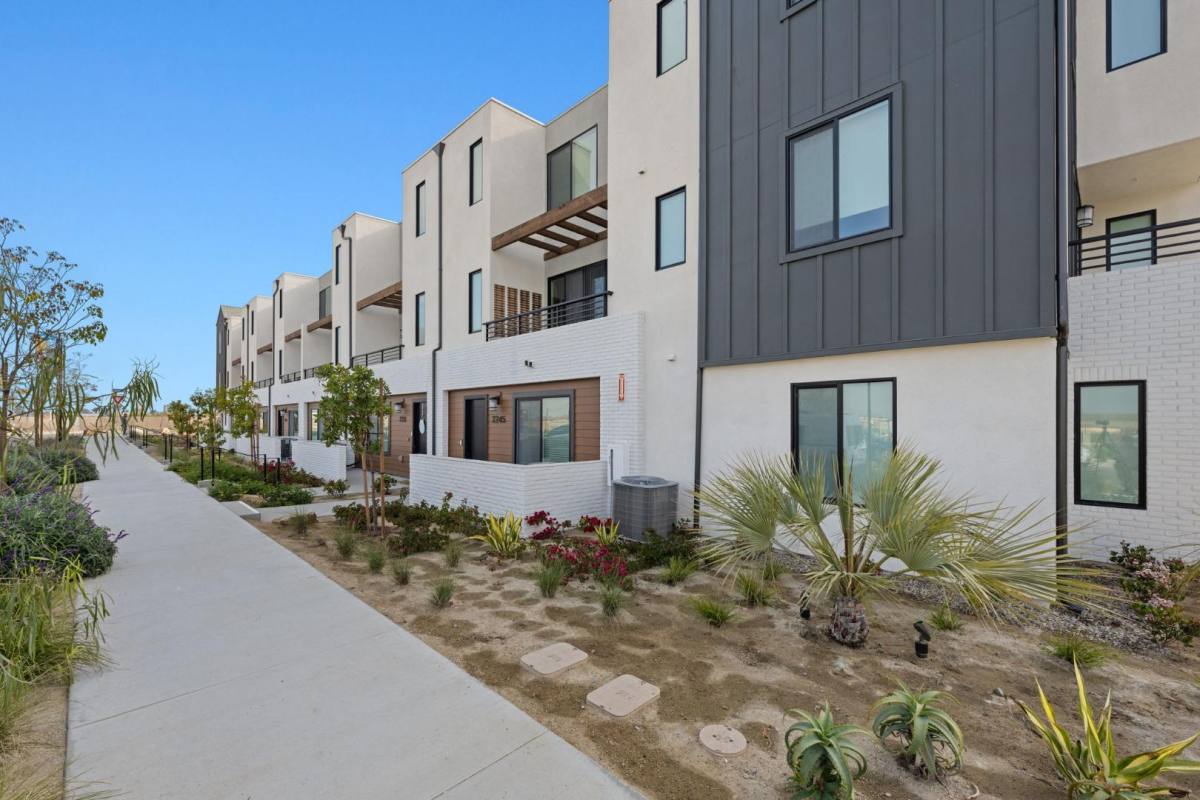Townhouse for rent at 2245 Epoca Way, San Diego, CA 92154