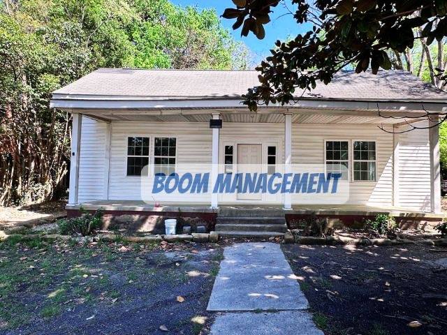 House for rent at 427 E Andrews Ave, Henderson, NC 27536