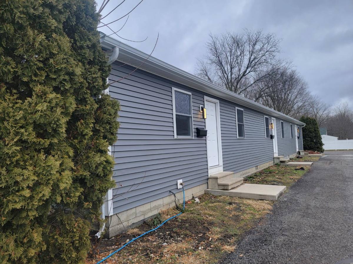Apartment for rent at 2355 Washington Ave, Findlay, OH 45840