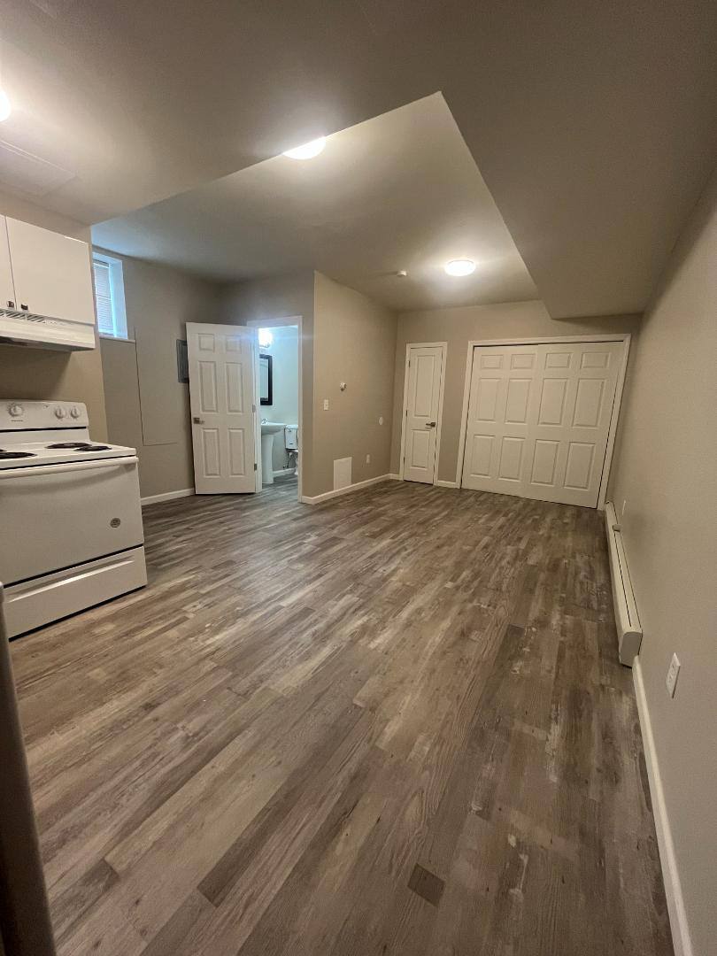 Apartment for rent at 17 Marshall St #LL2, Hartford, CT 06105