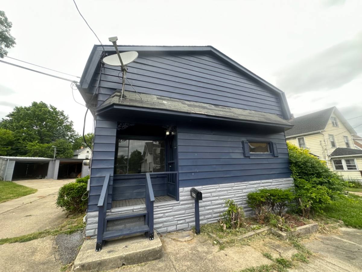 Apartment for rent at 1956 Manhattan Ave, Youngstown, OH 44509