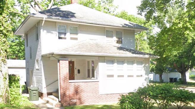 House for rent at 801 S 23rd St #1, South Bend, IN 46615