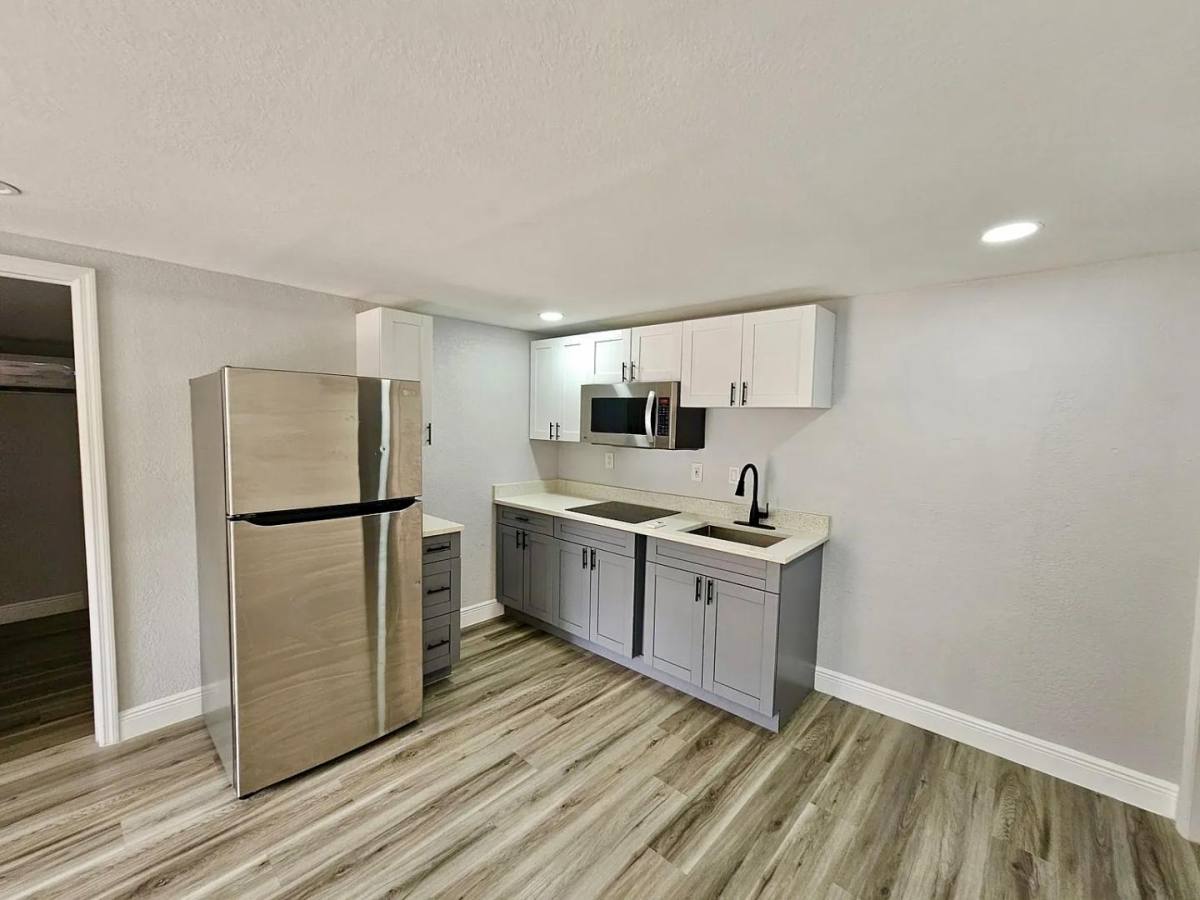 Apartment for rent at 1100 Beverly Ave NW #B, Largo, FL 33770