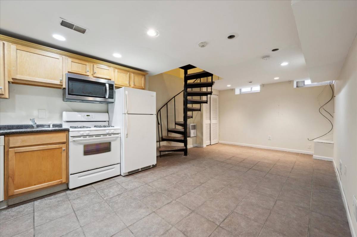 Apartment for rent at 520 Montrose St #1A, Philadelphia, PA 19147