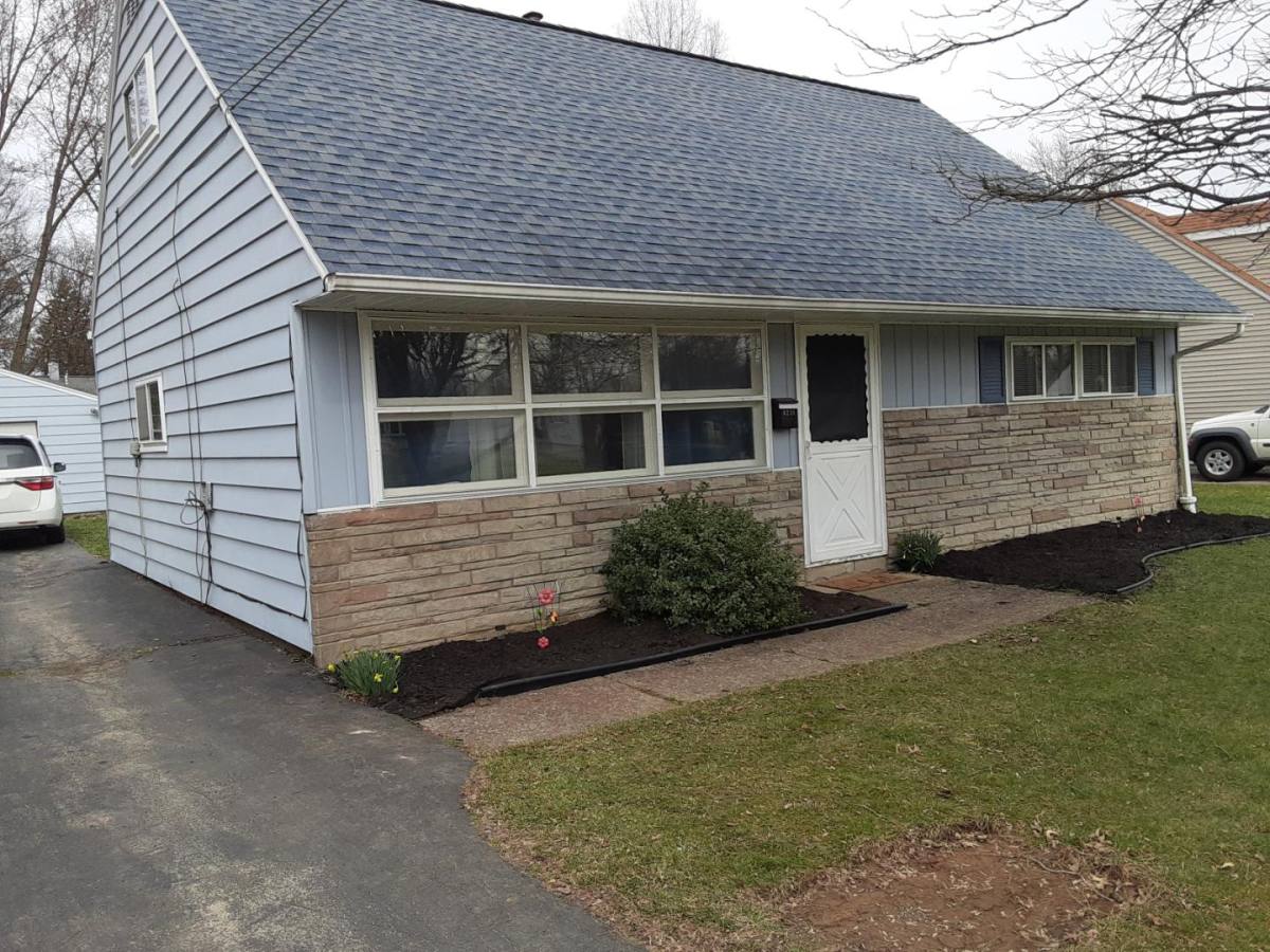 House for rent at 4230 Woodmere Dr, Youngstown, OH 44515