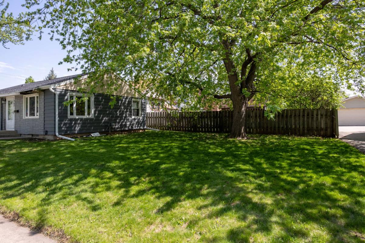 House for rent at 243 Edgewater Dr, Menasha, WI 54952