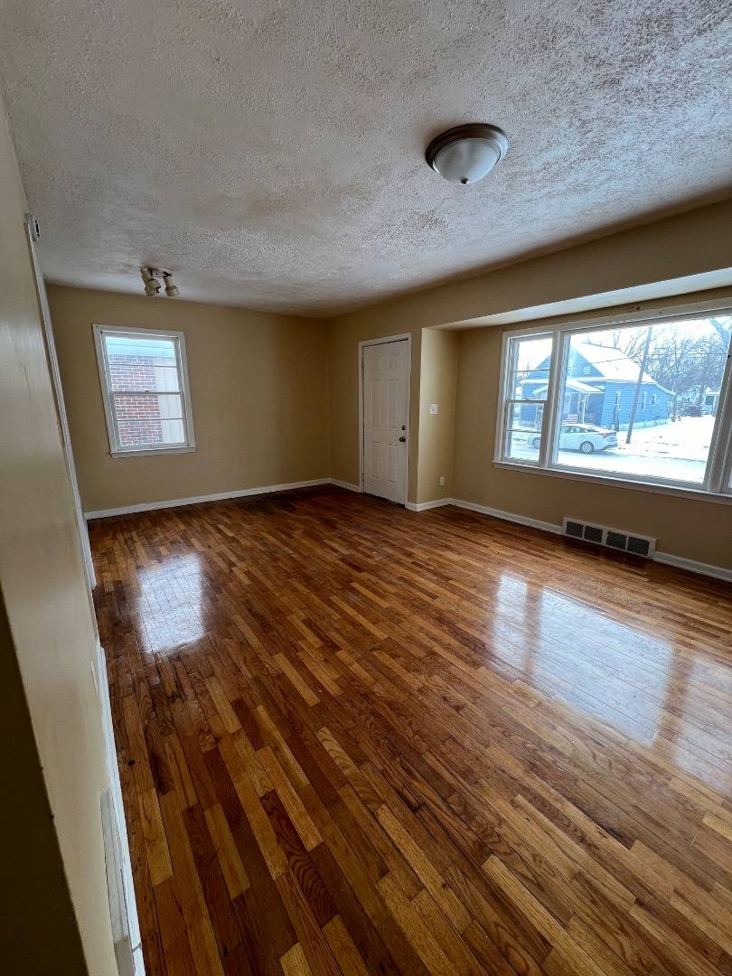 House for rent at 1652 Stanley St, Saginaw, MI 48602