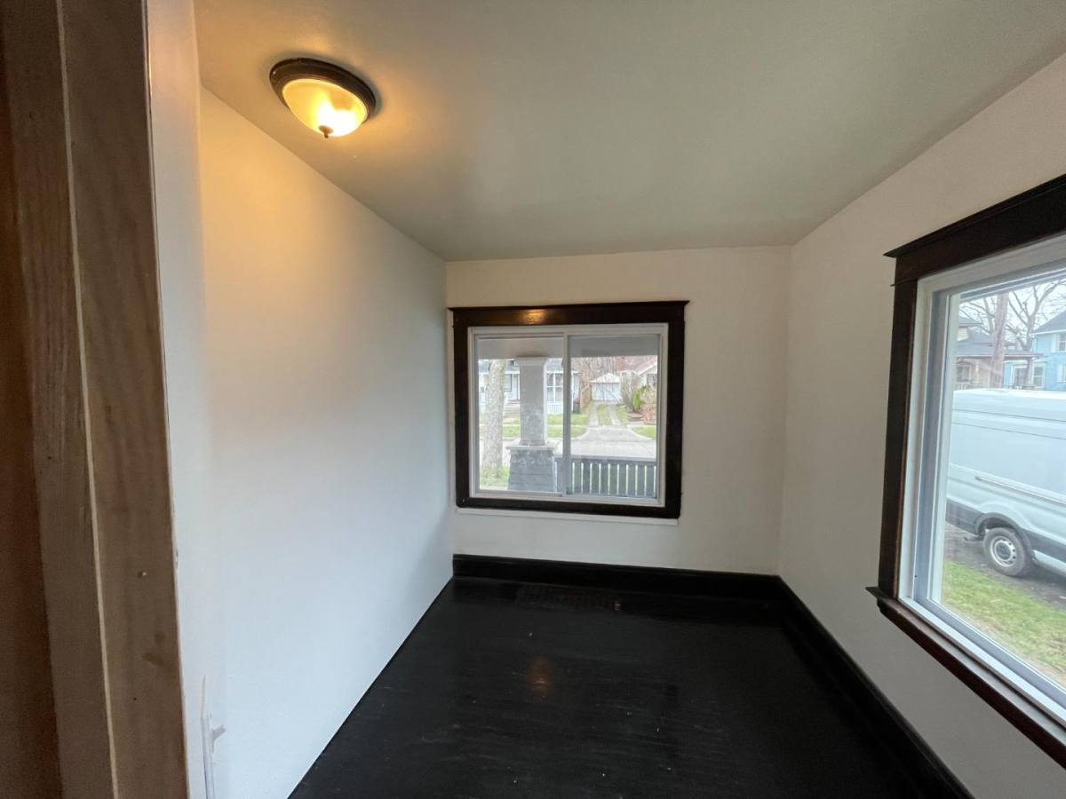 House for rent at 1906 N Charles St, Saginaw, MI 48602