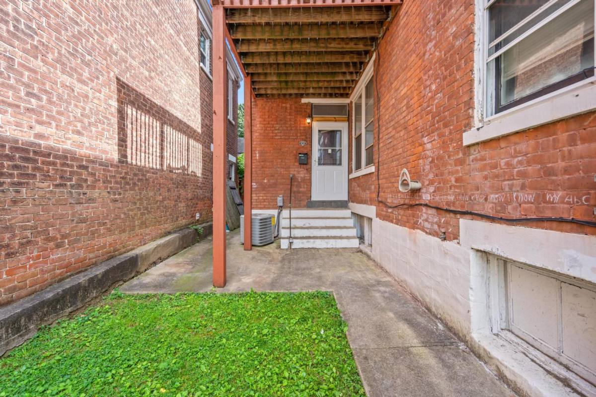 Apartment for rent at 413 W 22nd St #413, Covington, KY 41014