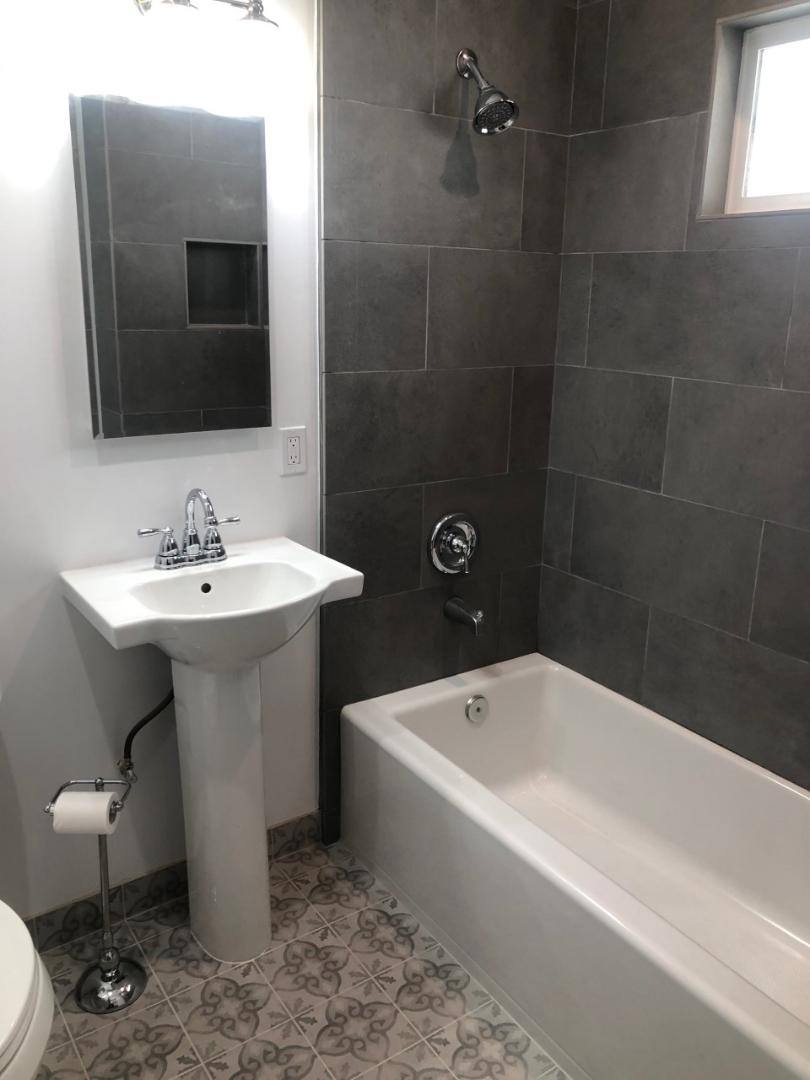 Townhouse for rent at 4741 Elmwood Ave #2, Los Angeles, CA 90004