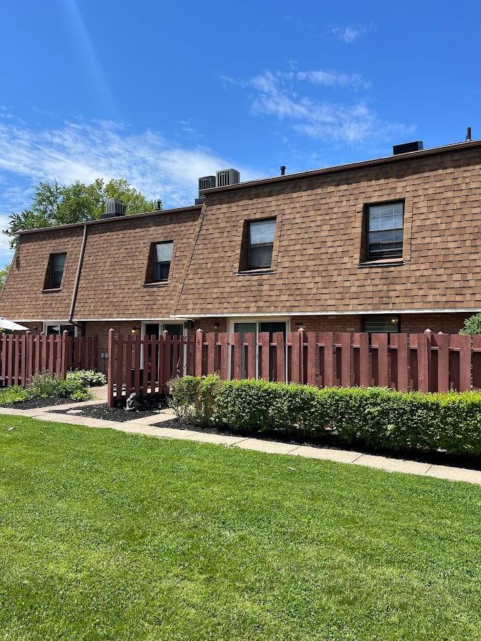 Townhouse for rent at 525 Univeristy Ave University 5, Elyria, OH 44035