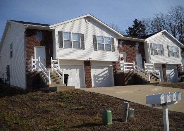 Townhouse for rent at 5104 Deer Valley Dr #B, Jefferson City, MO 65109