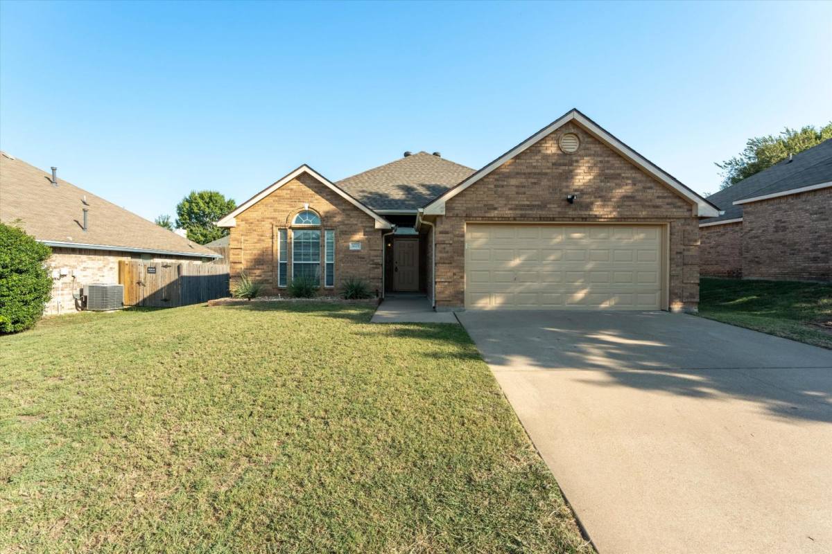 House for rent at 3025 Morning Dove Lane, Midlothian, TX 76065