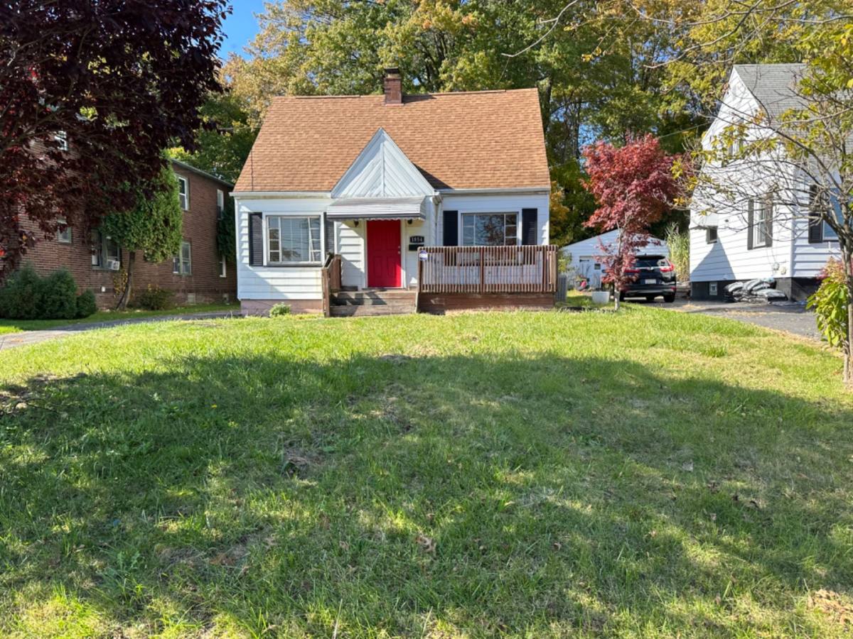 House for rent at 1854 Cordova Ave, Youngstown, OH 44504